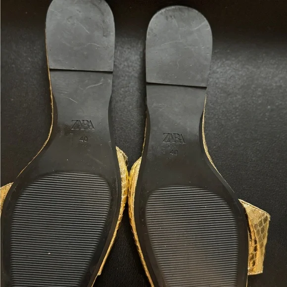 Zara Gold and Black Sandals with Luxurious Design - Picture 4 of 4
